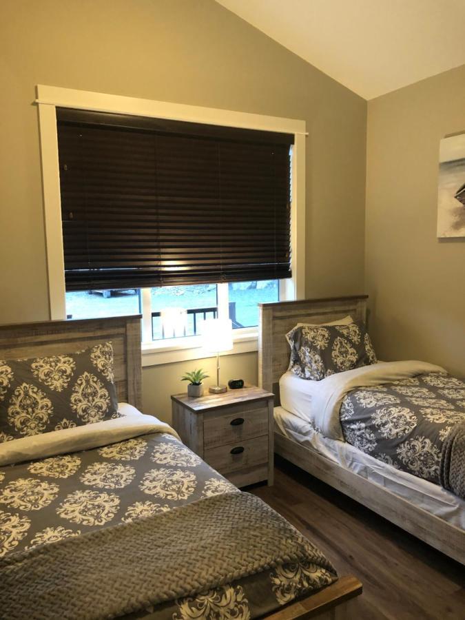 Sandy Feet Retreat Port Renfrew- Oceanfront 2Br Modern Cottage Esterno foto