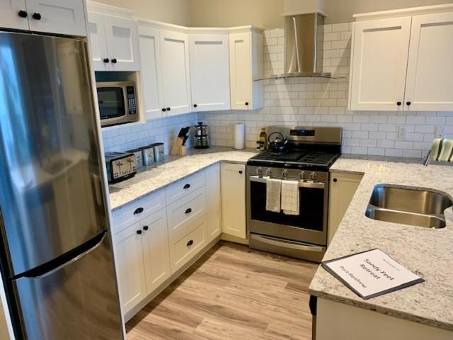 Sandy Feet Retreat Port Renfrew- Oceanfront 2Br Modern Cottage Esterno foto
